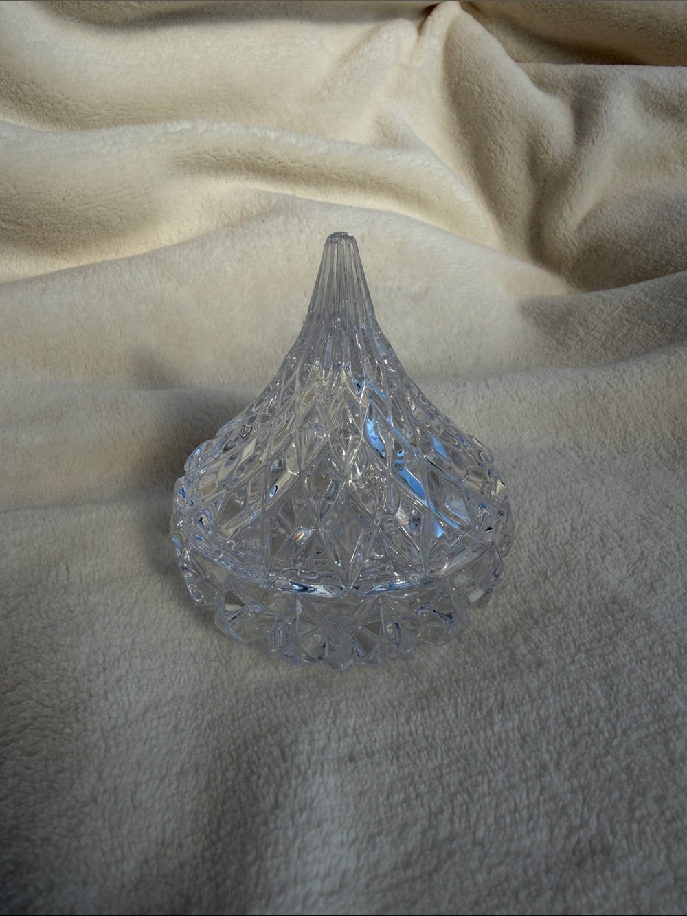 Crystal kiss shaped Lidded Candy Dish trinket box